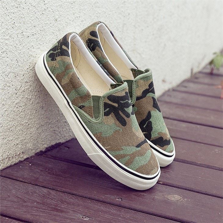 Slip-on camouflage canvas shoes loafer