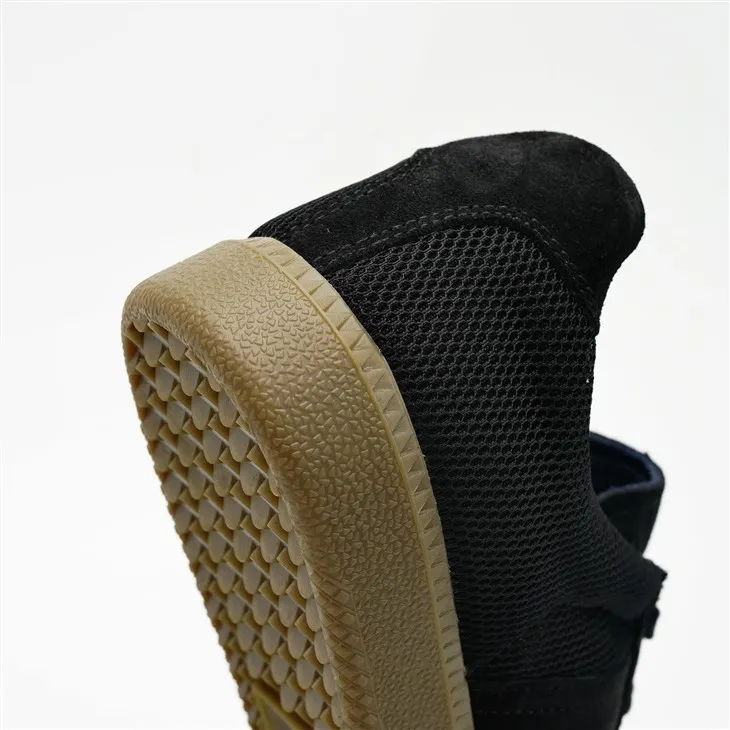 Black Comfortable Unisex Athletic & Casual Sneakers price