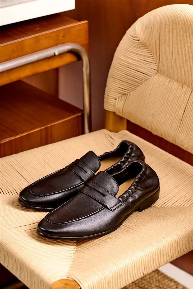Versatile Men's British-Style Slip-On Shoes high quality
