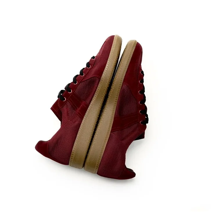 Breathable Mesh Trainers Unisex Casual Shoes factory