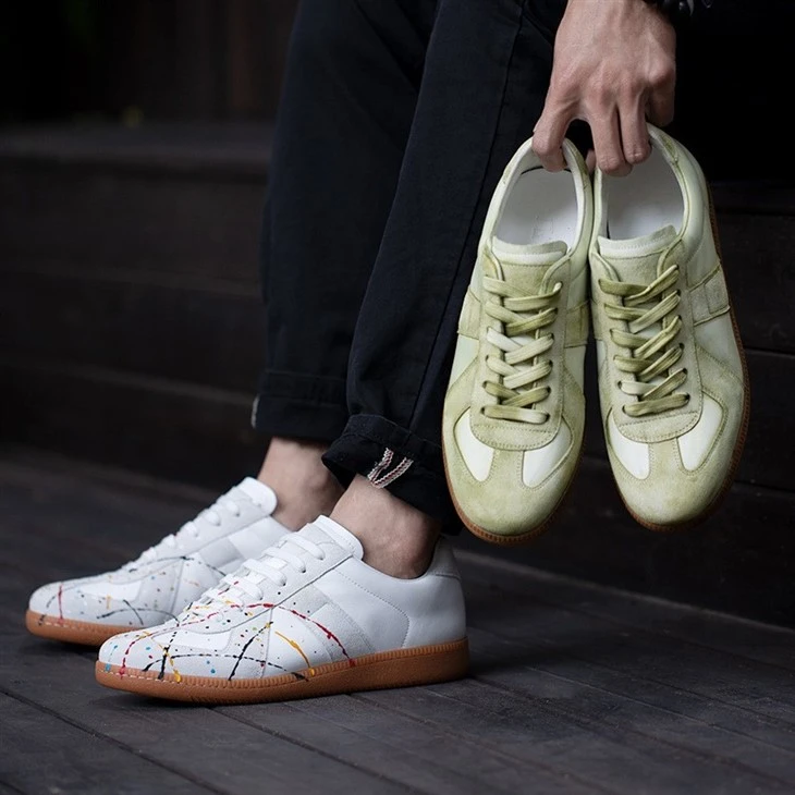 Fashion Men And Women Style Casual Sneakers